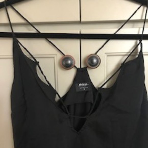 Nasty Gal V- Neck Halter Top - Picture 2 of 9